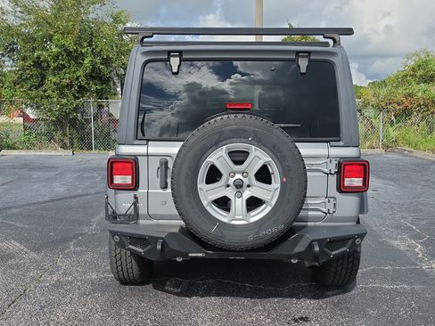 Used 2018 Jeep Wrangler Unlimited Sport AWD/4WD image 5