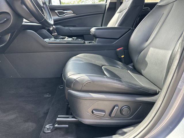 Certified 2023 Kia Sportage EX FWD image 3