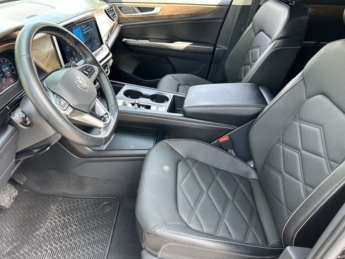 Used 2024 Volkswagen Atlas SE FWD image 18