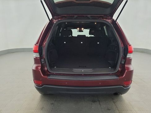 Used 2020 Jeep Grand Cherokee Laredo AWD/4WD image 29
