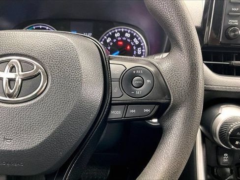 Used 2021 Toyota RAV4 XLE AWD/4WD image 22