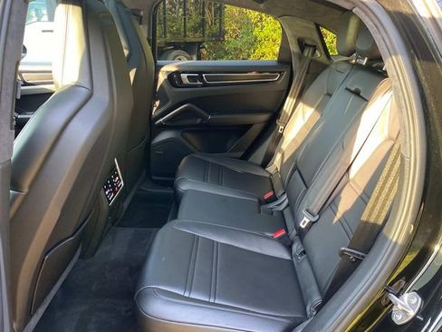 Used 2023 Porsche Cayenne GTS image 9