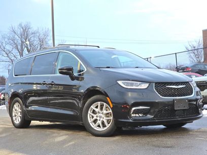 Used 2022 Chrysler Pacifica Touring-L