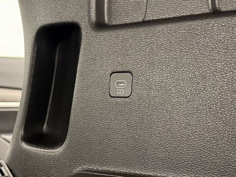 Used 2025 Kia Telluride S AWD/4WD image 32