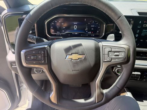 Used 2025 Chevrolet Silverado 1500 High Country w/ High Country Premium Package AWD/4WD image 17