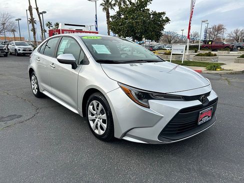 Used 2024 Toyota Corolla LE image 1