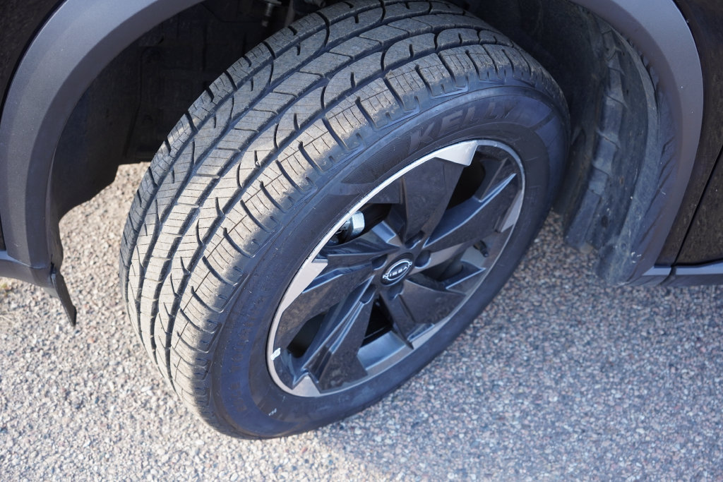 Used 2025 Nissan Rogue SV AWD/4WD image 13