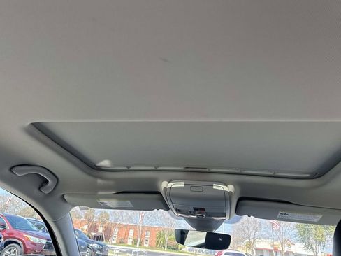 Used 2021 Volkswagen Passat 2.0T SE image 12