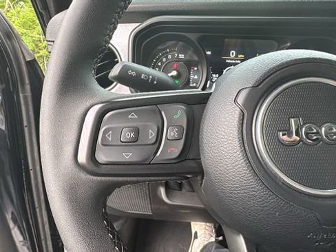 Used 2025 Jeep Wrangler Unlimited Sport S 4xe AWD/4WD image 17