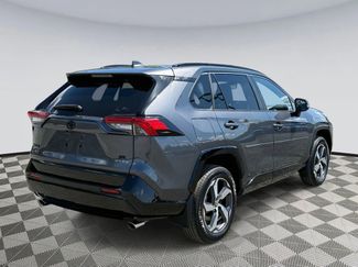 Used 2025 Toyota RAV4 SE video 2