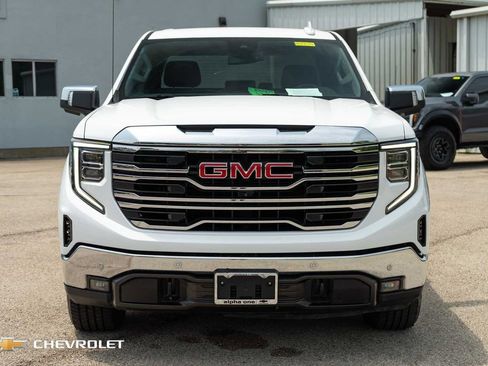 Used 2022 GMC Sierra 1500 SLT RWD image 2
