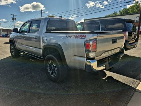 Used 2021 Toyota Tacoma TRD Off-Road AWD/4WD image 5