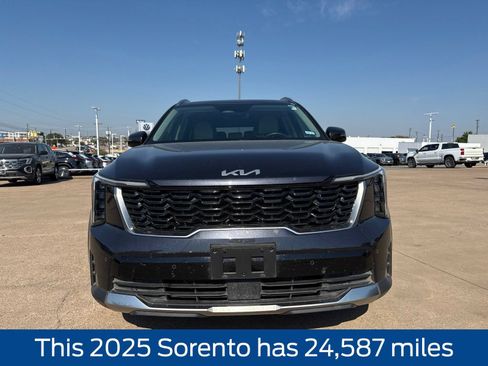 Used 2025 Kia Sorento S w/ Panoramic Sunroof Package FWD image 2