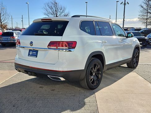 Certified 2023 Volkswagen Atlas SE w/ Panoramic Sunroof Package image 3