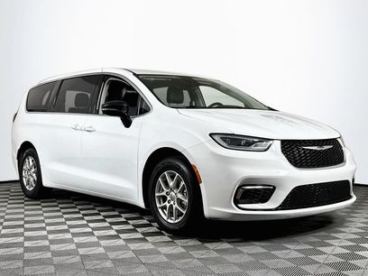 Used 2024 Chrysler Pacifica Touring-L