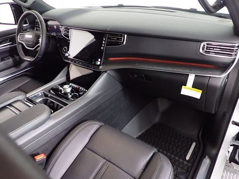 New 2026 Jeep Grand Wagoneer Summit AWD/4WD image 48
