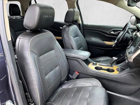 Used 2019 GMC Acadia Denali w/ Technology Package AWD/4WD image 9