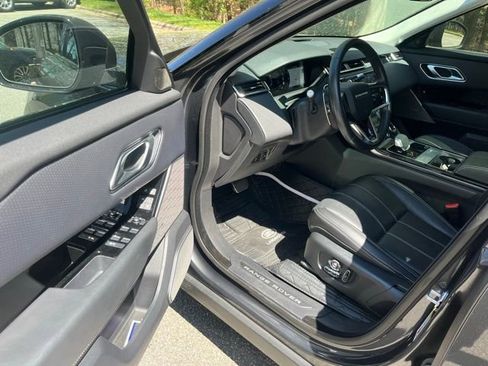 Used 2021 Land Rover Range Rover Velar S image 4