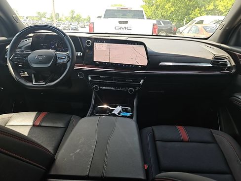 Used 2026 Chevrolet Traverse RS w/ LPO, Floor Liner Package AWD/4WD image 7