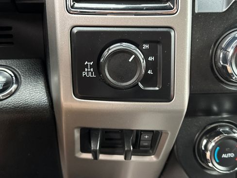 Used 2020 Ford F350 Lariat w/ Lariat Ultimate Package AWD/4WD image 27