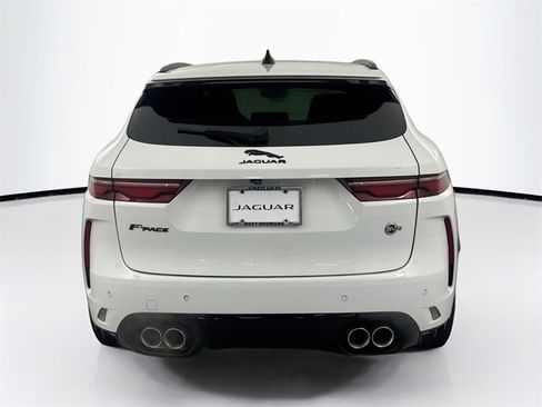 Used 2023 Jaguar F-PACE SVR image 6