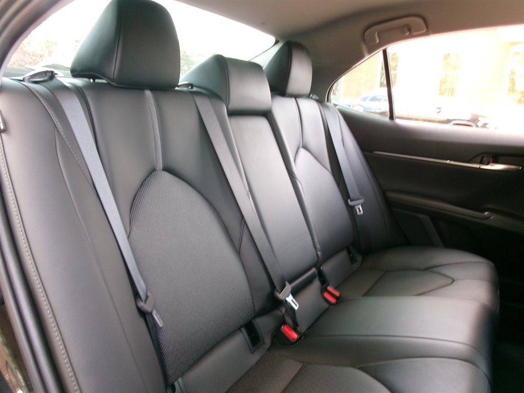 Used 2024 Toyota Camry XLE FWD image 31