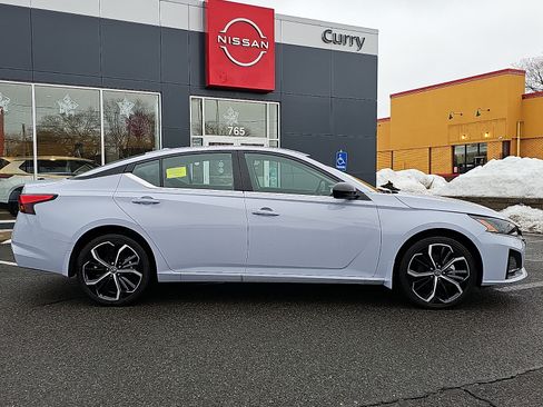 Certified 2025 Nissan Altima 2.5 SR AWD/4WD image 8