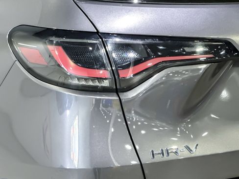 Used 2025 Honda HR-V LX image 13