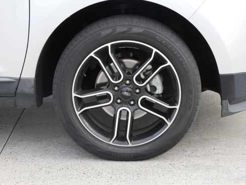 Used 2013 Ford Edge SEL image 11