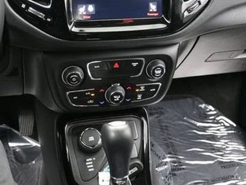 Used 2018 Jeep Compass Limited AWD/4WD image 20
