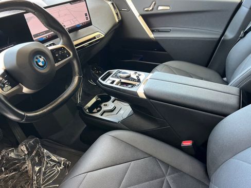 Used 2025 BMW iX xDrive50 w/ Premium Package AWD/4WD image 12