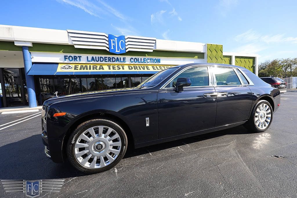 Used 2018 Rolls-Royce Phantom Sedan RWD image 1