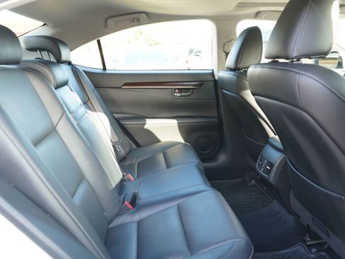Used 2013 Lexus ES 350 FWD image 20