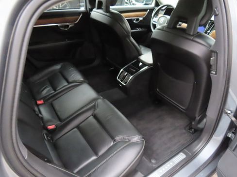 Used 2018 Volvo S90 T6 Inscription w/ Convenience Package image 14