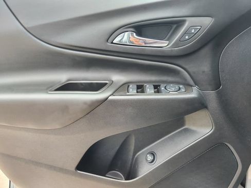 Used 2024 Chevrolet Equinox LT FWD image 25