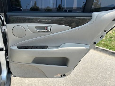 Used 2010 Lexus LS 460 AWD image 28