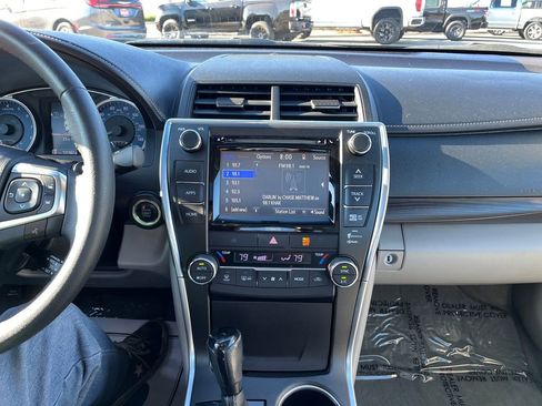 Used 2016 Toyota Camry XLE w/ Moonroof Package FWD image 23