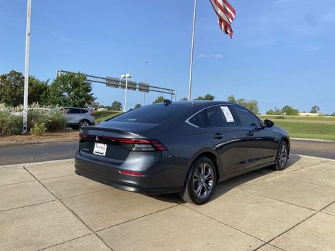 Used 2024 Honda Accord EX image 11