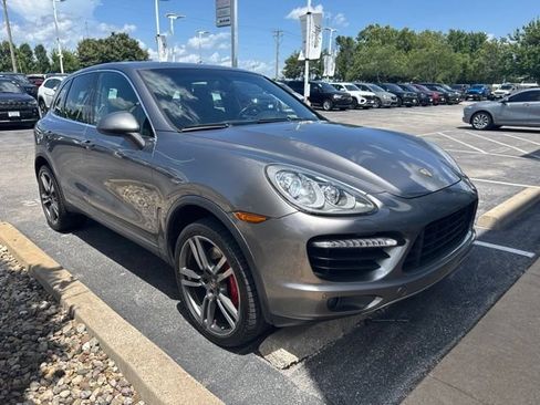 Used 2011 Porsche Cayenne Turbo AWD/4WD image 2