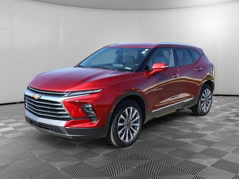 Used 2024 Chevrolet Blazer Premier FWD image 2