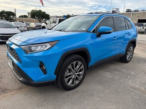 Used 2020 Toyota RAV4 XLE Premium AWD/4WD image 2