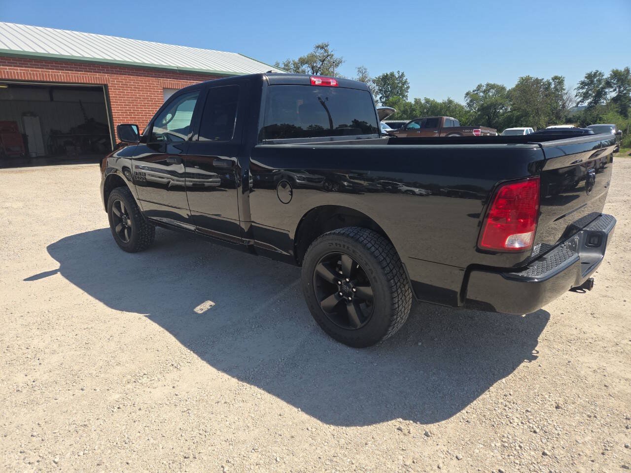 Used 2018 RAM 1500 Express w/ Black Ram 1500 Express Group AWD/4WD image 6