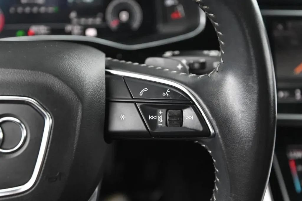 Used 2019 Audi Q8 Prestige AWD/4WD image 34