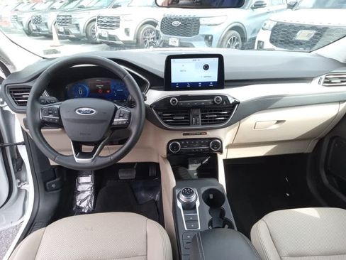 Used 2022 Ford Escape SEL w/ Technology Package AWD/4WD image 25