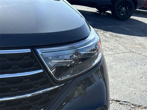 Certified 2021 Ford Explorer XLT w/ Equipment Group 202A image 7