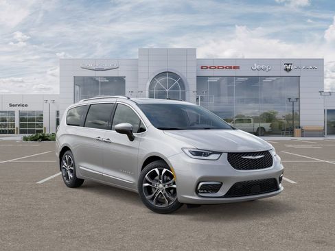 New 2026 Chrysler Pacifica Pinnacle image 5