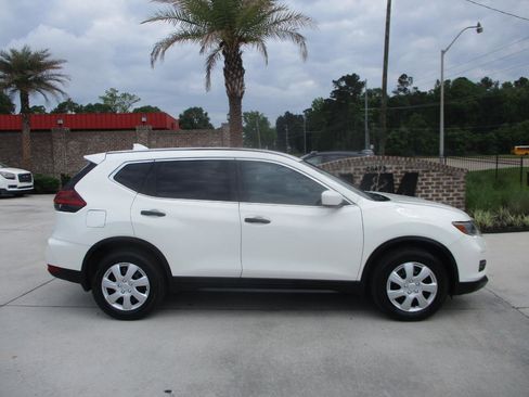 Used 2019 Nissan Rogue S image 20