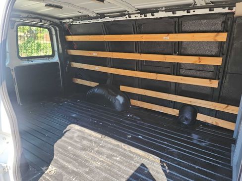 Used 2018 Chevrolet Express 2500 w/ Driver Convenience Package image 34