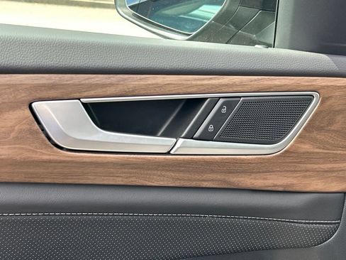 Certified 2026 Volkswagen Atlas SE w/ Panoramic Sunroof Package FWD image 18