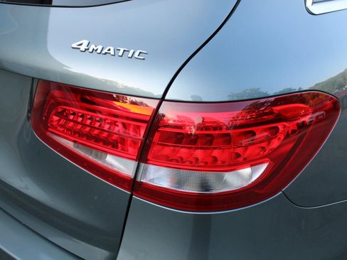 Used 2018 Mercedes-Benz GLC 300 4MATIC image 33